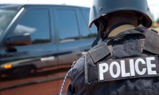 Νεκρός γνωστός δήμαρχος και άλλα έξι άτομα σε επιδρομή αστυνομίας