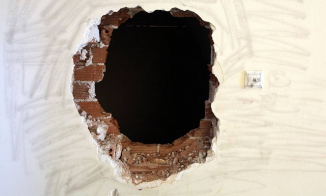 Βίντεο ντοκουμέντο: Δείτε πώς οι ληστές «μπούκαραν» σε πασίγνωστο ζαχαροπλαστείο της Αθήνας