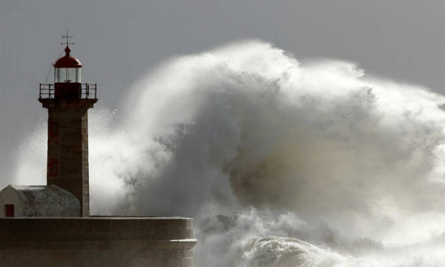 Καιρός τώρα: Η ΕΜΥ προειδοποιεί για ισχυρούς ανέμους – Ταλαιπωρία για τους εκδρομείς του Αυγούστου