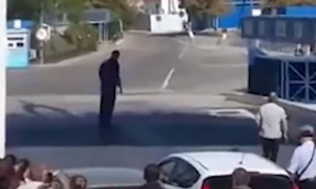 Απίστευτο βίντεο: Πανικός μέσα σε πλοίο - Επιβάτης μπήκε στο αυτοκίνητο και...