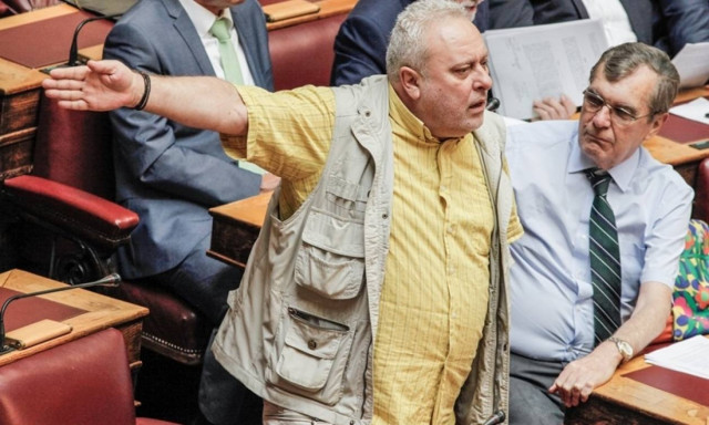 «Γαλλικά» Ψαριανού - Παπαδόπουλου στη Βουλή - Δείτε τον απίστευτο διάλογο