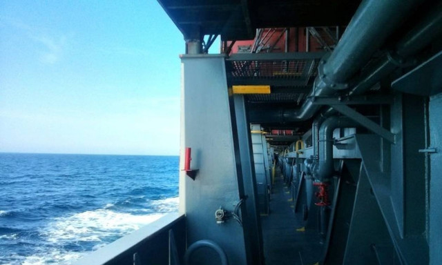 Απίστευτο περιστατικό μέσα σε πλοίο - Δείτε τι έκανε επιβάτης και όλοι έπαθαν σοκ! (vid)