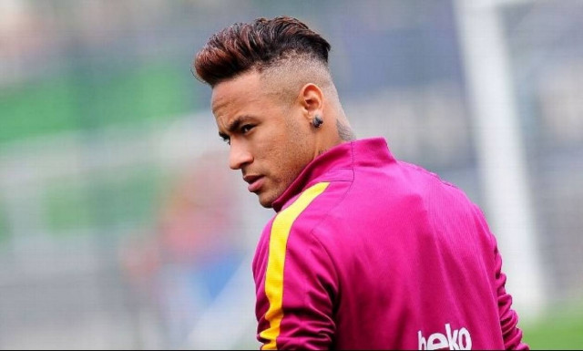 Στο πρόσωπο του Νεϊμάρ το ποδοσφαιρικό χρήμα βρήκε τον νέο «θεό» του