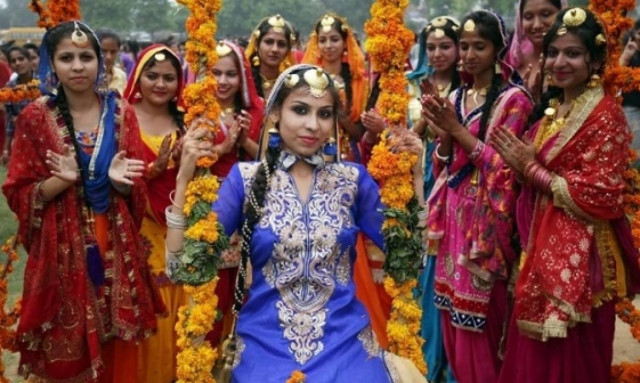 Στη χρηματιστηριακή αγορά και οι σύγχρονες Ινδές!