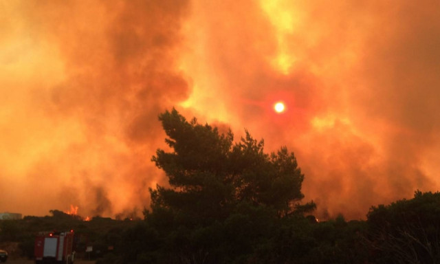 Βιβλική καταστροφή στα Κύθηρα: «Βοήθεια! Καιγόμαστε, σώστε μας» φωνάζουν οι κάτοικοι