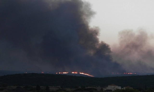 Κύθηρα: Για τρίτη ημέρα συνεχίζεται η μάχη με τις φλόγες – Σε κατάσταση έκτακτης ανάγκης το νησί