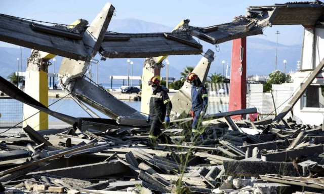 Δήμος Πατρέων: Μετρήσεις για αμίαντο στον αέρα μετά την πτώση του στεγάστρου