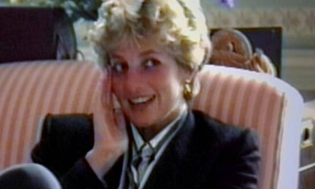 Νταϊάνα: Οι αποκαλύψεις για τη σεξουαλική της ζωή με τον Κάρολο και η έκκληση στην Καμίλα (vid)
