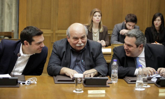 Όλα για τα ψηφαλάκια! Δήθεν ρήξη Καμμένου – Βούτση για Θρησκεία και σημαία