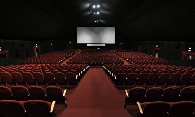 Νέες ταινίες: Ανθρωποκυνηγητό στη Μαδρίτη και road trip στο Παρίσι