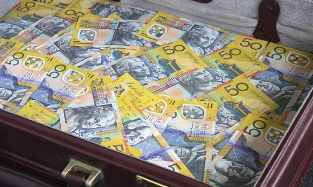 Αναζητούν στα social media τον τουρίστα που… ξέχασε χιλιάδες δολάρια σε μουσείο!