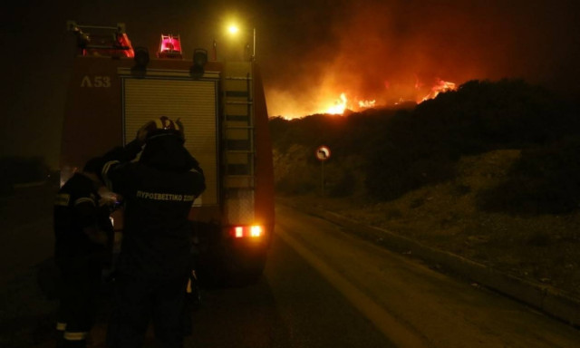 Φωτιά Κάλαμος - Έκκληση του δημάρχου Ωρωπού: Να εκκενωθούν οι Άγιοι Απόστολοι - Θα θρηνήσουμε θύματα