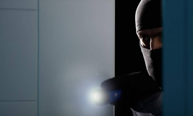 Ηλεία: Οι κάτοικοι ήταν στο πανηγύρι και οι διαρρήκτες έκαναν τη δουλειά τους ανενόχλητοι!