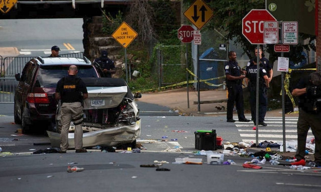 Νεκροί και δεκάδες τραυματίες σε βίαιες συμπλοκές στη Βιρτζίνια
