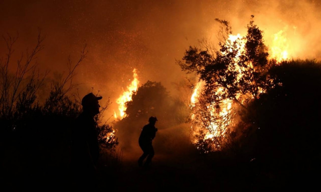 Φωτιά Βαρνάβας: «Θρίλερ» με αγνοούμενο άνδρα (vid)