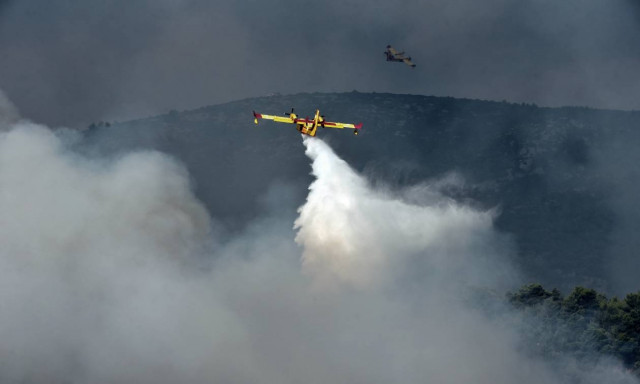 Φωτιά LIVE: Η Αττική φλέγεται - Κόλαση στο Καπανδρίτι - Η πυρκαγιά δεν αφήνει τίποτα όρθιο