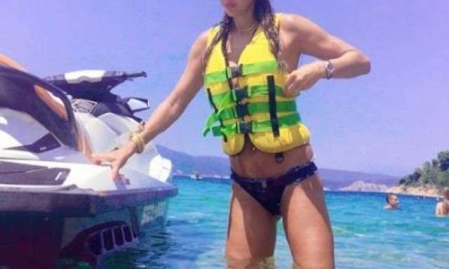 Αυτή η μάνα συνάντησε τον Ντάνο και τρέλανε τη Σκιάθο