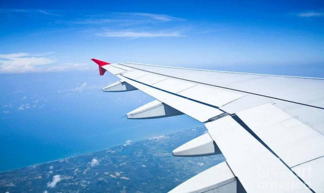 Σοκ: Αεροπορική θα περικόψει 1000 θέσεις εργασίας