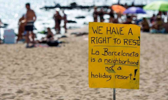 «Τουρίστες δεν είστε ευπρόσδεκτοι»: Παράξενο αντιτουριστικό κύμα σαρώνει την Ευρώπη (Pics+Vid)