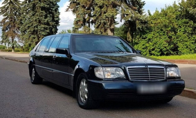 Στο σφυρί λιμουζίνα πρώην πρόεδρου έναντι χιλιάδων ευρώ! (pics)