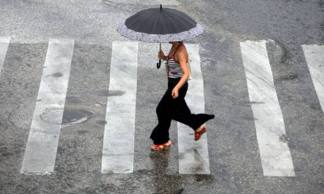Αλλάζει ο καιρός: Δείτε πού θα βρέξει τη Δευτέρα (21/8) - Αναλυτική πρόγνωση
