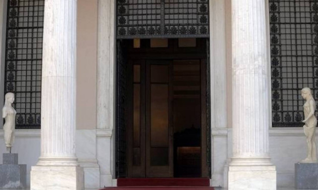 Μετά τα μπάνια έρχεται… σκληρό ροκ για την κυβέρνηση