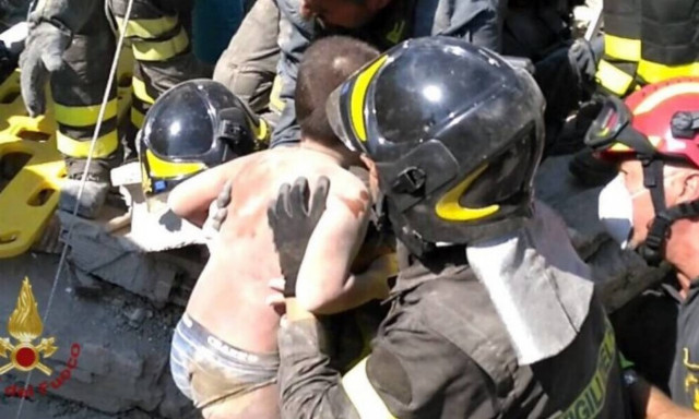 Σεισμός Ιταλία: Συγκλονίζει ο 11χρονος που απεγκλωβίστηκε από τα ερείπια (vid)