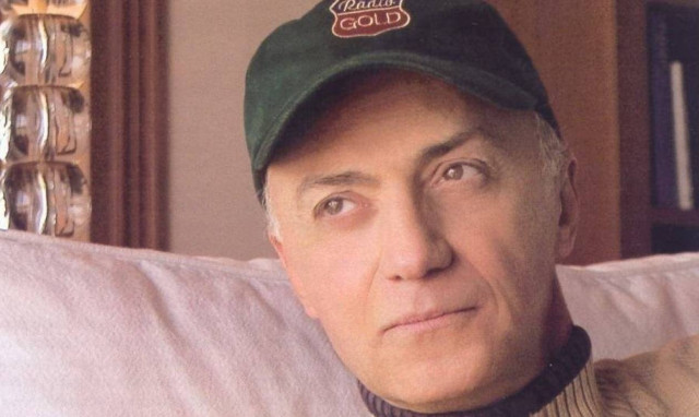 Κηδεία Λάσκαρη: Οργή Μαστοράκη για το βαθύ ντεκολτέ της Βάνας Μπάρμπα