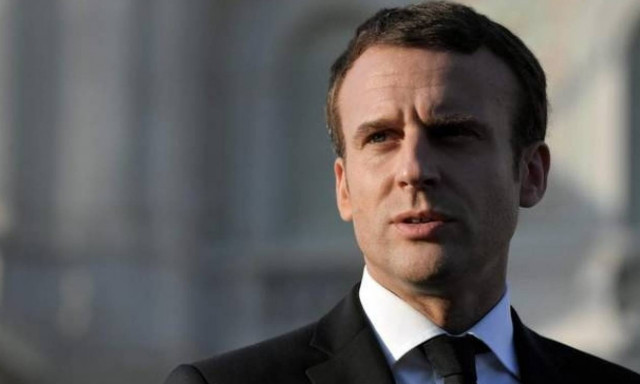 Οι Γάλλοι πλήρωσαν 26.000 ευρώ για το μεικ-απ του Μακρόν!