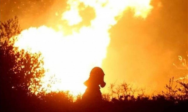 Φωτιά ΤΩΡΑ: Υπό μερικό έλεγχο δύο πυρκαγιές