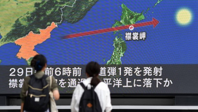 Σειρήνες πολέμου: Ο Κιμ Γιονγκ Ουν εκτόξευσε πύραυλο κατά της Ιαπωνίας (Pics+Vids)