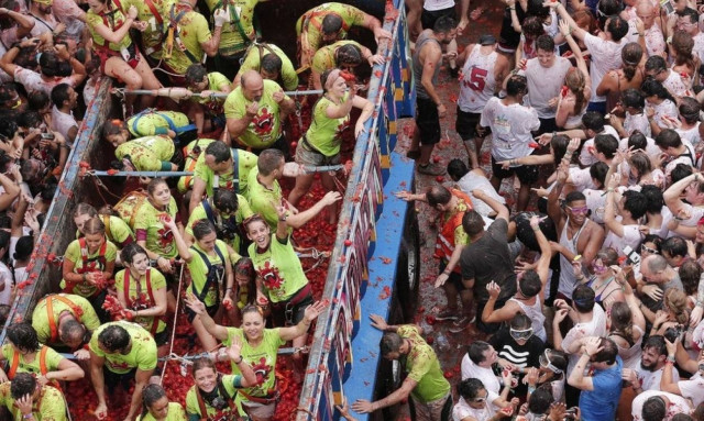 Ισπανία: Επικός ντοματοπόλεμος παρά την τρομοκρατική απειλή! (pics)