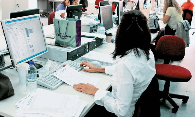 Συντάξεις: Τι αλλάζει για Δημοσίους Υπαλλήλους, γιατρούς και μηχανικούς