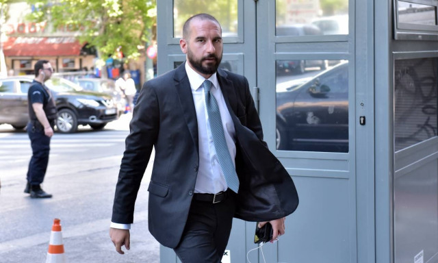 Μας τρολάρει ο Τζανακόπουλος: Η ανάπτυξη είναι εδώ