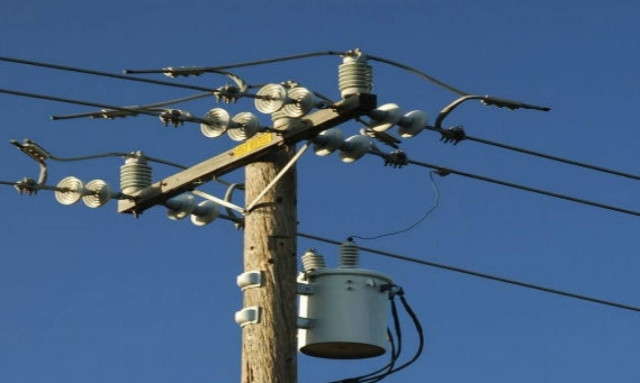 Λάρισα: Στο νοσοκομείο από ηλεκτροπληξία υπάλληλος της ΔΕΗ