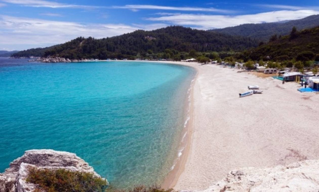 «Πλημμύρισαν» από Τούρκους τουρίστες η Χαλκιδική και η Θεσσαλονίκη