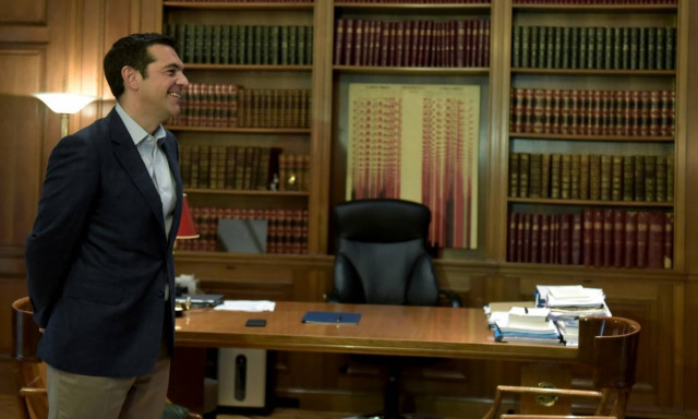 Επαφές Τσίπρα με τα προεδρεία της ΕΣΕΕ, της ΕΕΤ και της ΓΣΕΒΕΕ