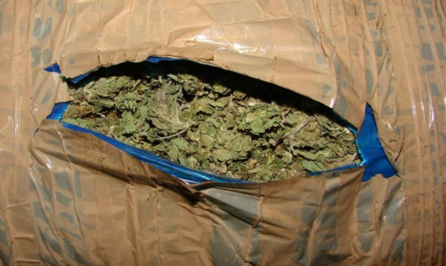 Πήγε να περάσει τα σύνορα σαν... κύριος με 20 κιλά χασίς