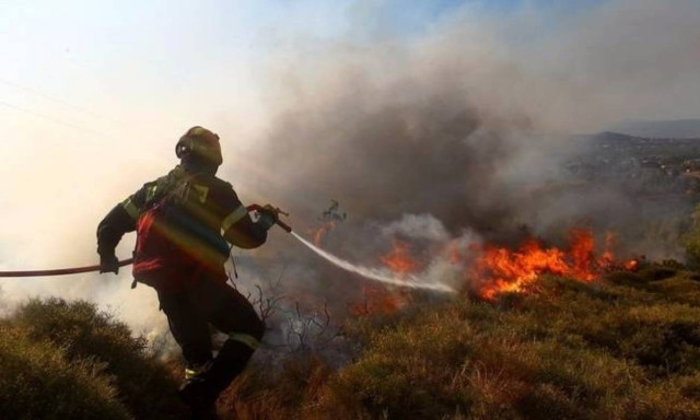 Fire breaks out in Skado on the island of Naxos