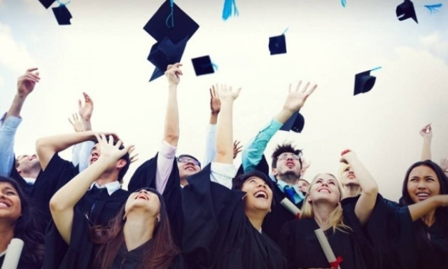 Τα... πτυχία κάνουν καλό στην καρδιά!