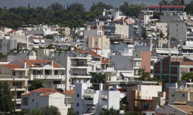 Σε αδιέξοδο οι Έλληνες λόγω... ΕΝΦΙΑ: «Ξεφορτώνονται» τις περιουσίες τους για να γλιτώσουν το φόρο!