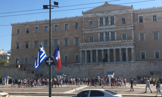 «Αστακός» η Αθήνα για την επίσκεψη Μακρόν (pics)