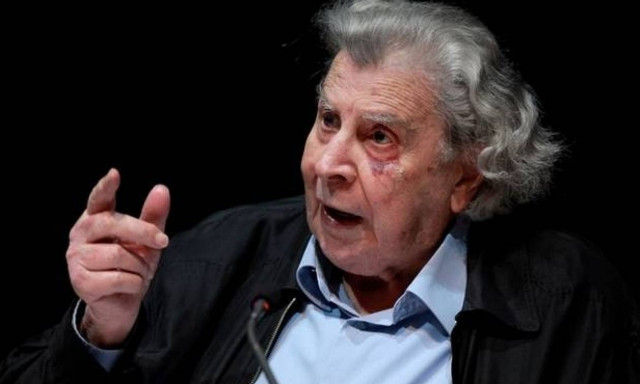 Παρέμβαση Μίκη Θεοδωράκη: Χάρη στον Ανδρέα, ο Τσίπρας κυβερνά «κουτσός»