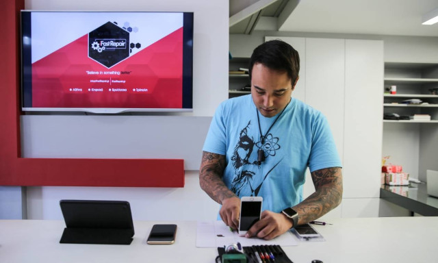 Τι μάθαμε από την εμπειρία μας δίπλα σε έναν εξειδικευμένο τεχνικό της iFast Repair;