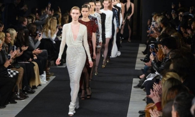 Αυτή είναι η πιο... ερωτική κολεξιόν στην Εβδομάδα Μόδας της Νέας Υόρκης! (pics)