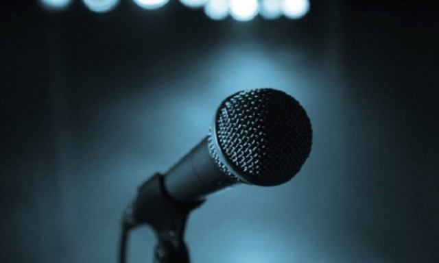 Στο νοσοκομείο πασίγνωστος τραγουδιστής