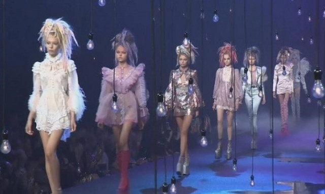 Καρό και δέρμα στο ντεφιλέ του Ralph Lauren μέσα στο γκαράζ του! (pics)