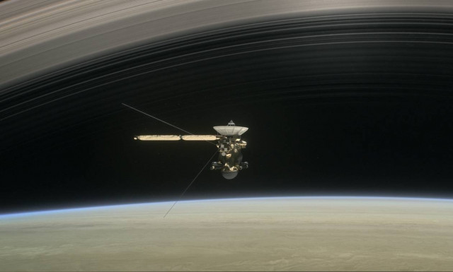 Σήμερα το Cassini... αυτοκτονεί στον Κρόνο