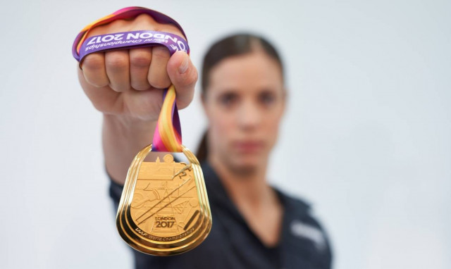 Κατερίνα Στεφανίδη: Η backstage φωτογράφιση της υπερ-πρωταθλήτριας και η σημασία της στήριξης