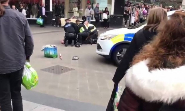 Συναγερμός στο Μπέρμιγχαμ: Συνελήφθη άνδρας που είχε μαχαίρι στην κατοχή του (vid)